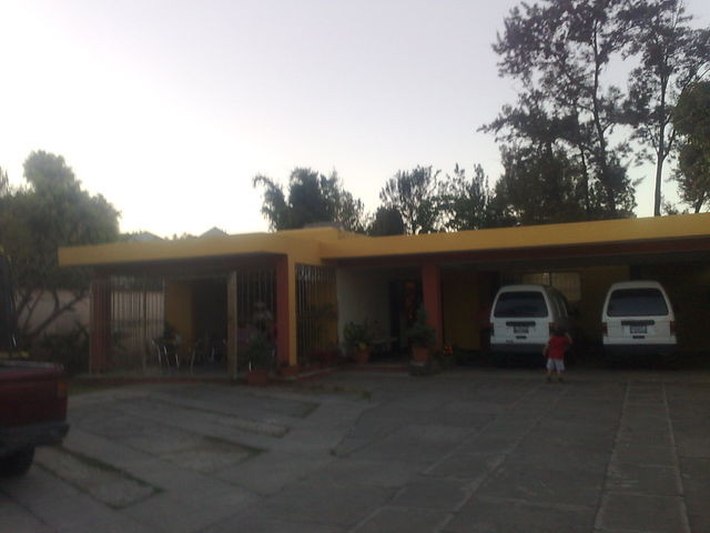 ALQUILO CASA GRANDE EN OKLAND MAS INFORMACION AL 43079210